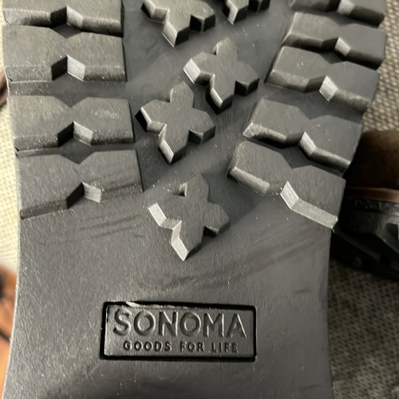 Sonoma Ankle Boots, size 10M. - Picture 11 of 15